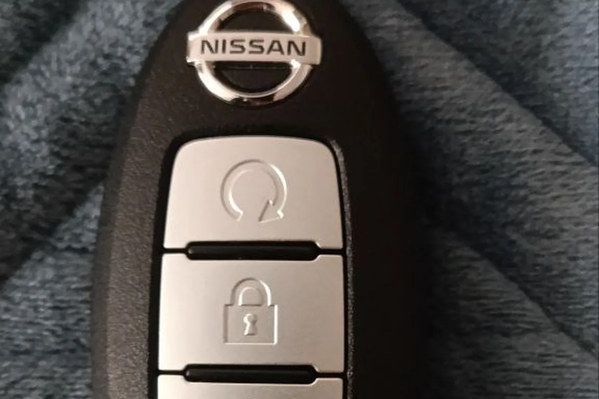Штатный ключ Nissan Qashqai J11 с кнопкой дистанционного запуска