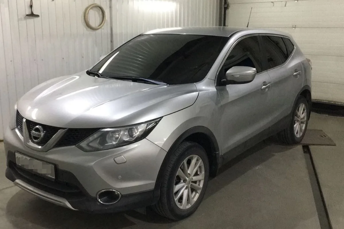 Nissan Qashqai J11 с тонировкой задних стёкол