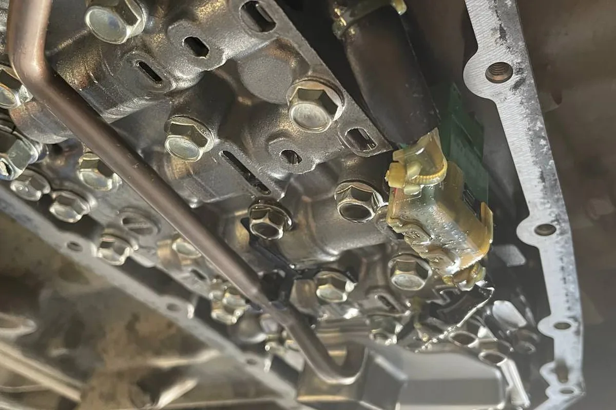 Нижняя часть вариатора JF017E Nissan Qashqai со снятым поддоном