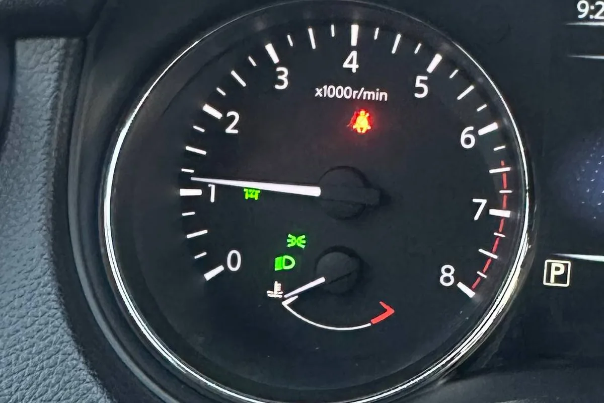 Стрелка температуры двигателя Nissan Qashqai J11 на прогреве в мороз