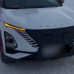 Omoda C5 зимой: как заводится в −30, автозапуск по температуре и замёрзшая выхлопная труба, утеплитель радиатора и подготовка к сезону