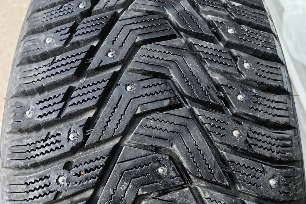 Протектор шипованной шины Hankook Winter i Pike X 265/50 R20 после зимы на Jetour T2