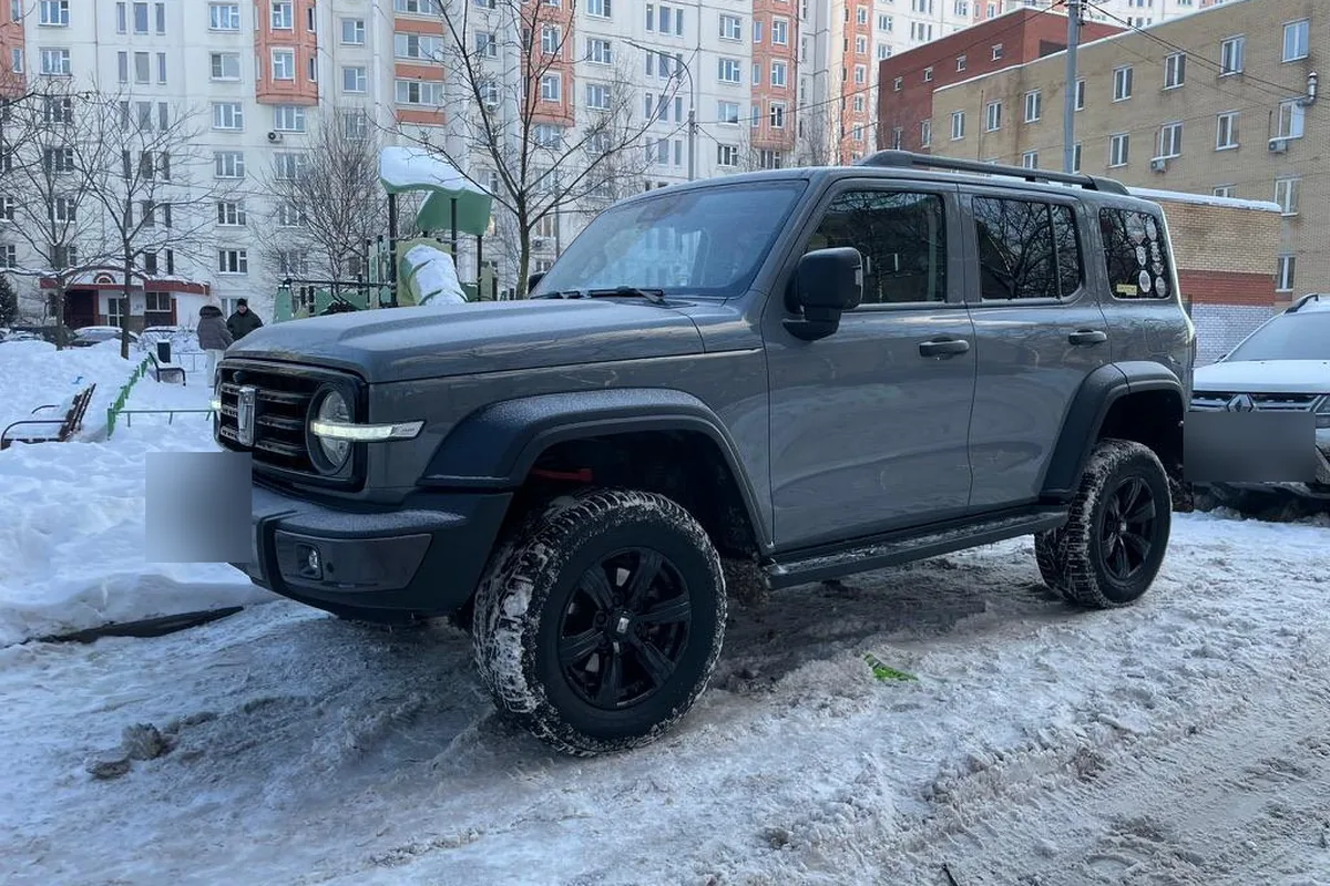 Tank 300 на шипованных Nordman 6 SUV 265/65 R17 на штатных дисках