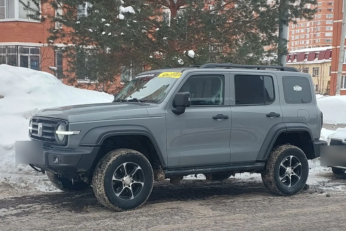 Tank 300 на шипованных Nordman 7 SUV 265/65 R17 и дисках Skad зимой