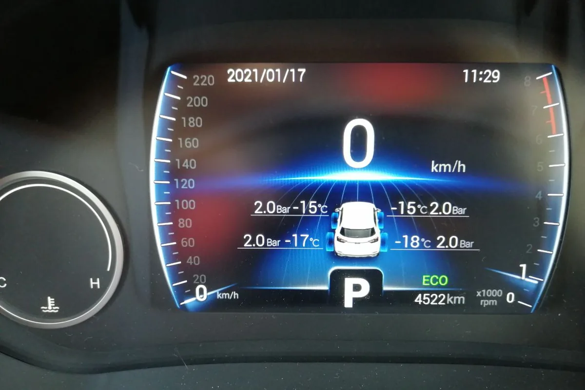 Приборная панель Chery Tiggo 4 после запуска с сигнализации при −18 °C