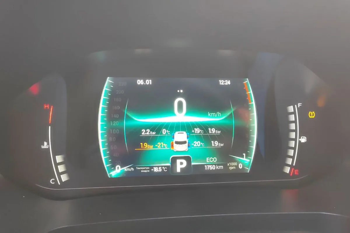Приборная панель Chery Tiggo 7 Pro при −23 °C после тяжёлого запуска