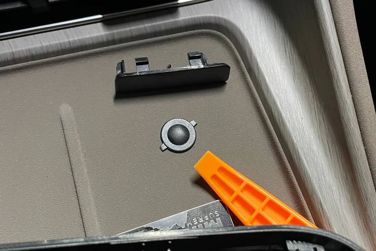 Штатные крепёжные петли в полу багажника Chery Tiggo 8 Pro Max