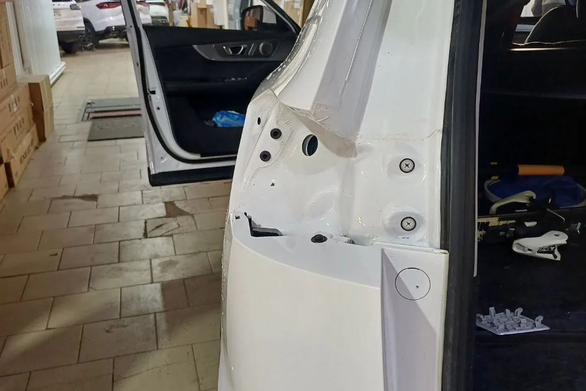 Дверь Chery Tiggo 8 Pro Max со снятой обшивкой