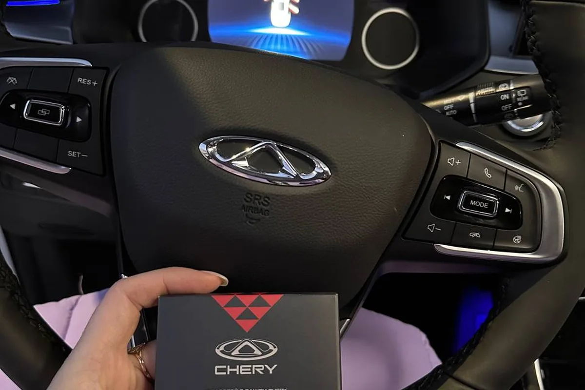 Руль Chery Tiggo 8 Pro Max с фирменным ароматизатором в коробке