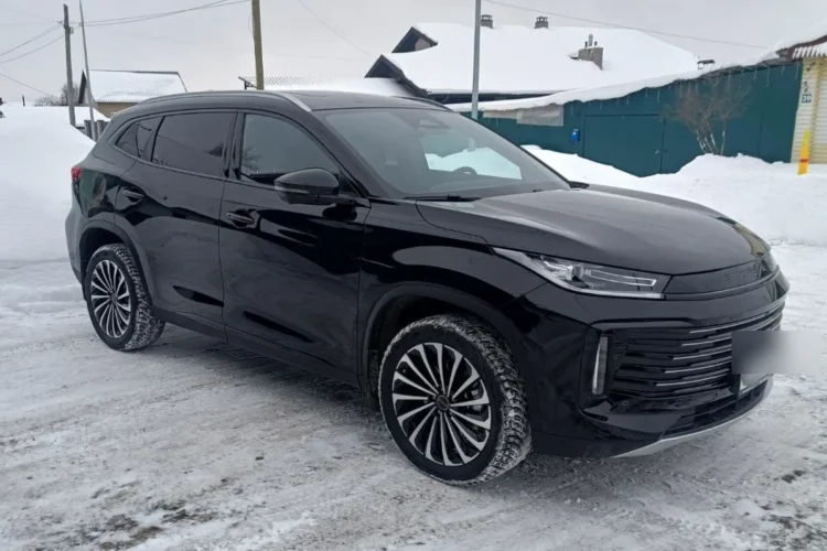 Exeed TXL на зимних колёсах R19