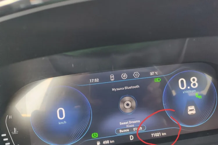 Панель приборов Exeed TXL с пробегом за семьдесят тысяч
