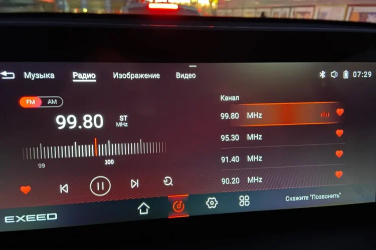 Экран Exeed TXL с большим пробегом