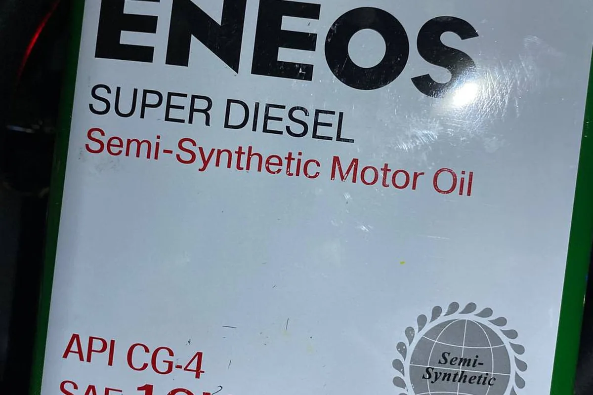 Канистра дизельного масла ENEOS 10W-40 для двигателя Ивеко