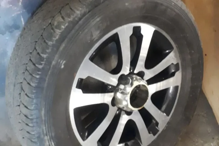 Литой диск R18 с шиной 265/60 R18 на УАЗ Патриот без лифта