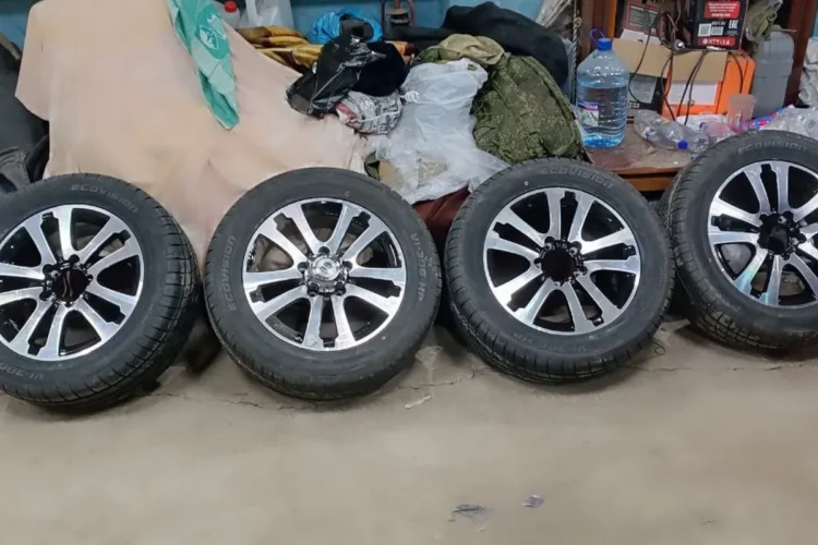 Четыре литых колеса R18 с летними шинами 255/60 R18 для УАЗ Патриот