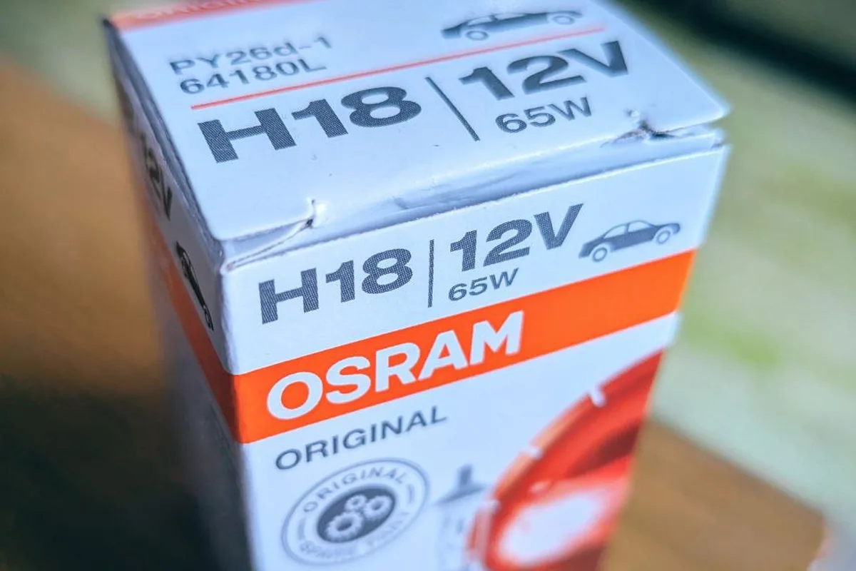 Упаковка галогенной лампы H18 Osram для ближнего света УАЗ Патриот