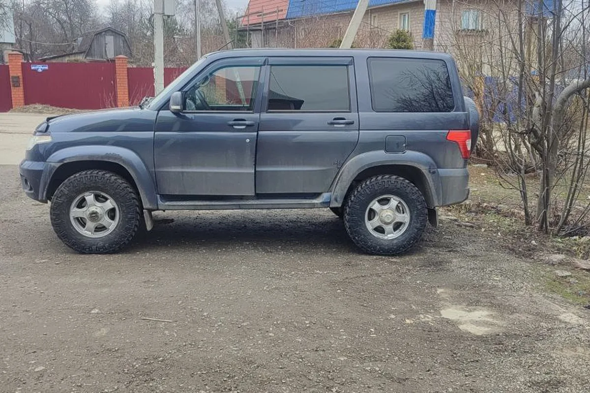 УАЗ Патриот с пружинами +3 см на колёсах 265/75 R16