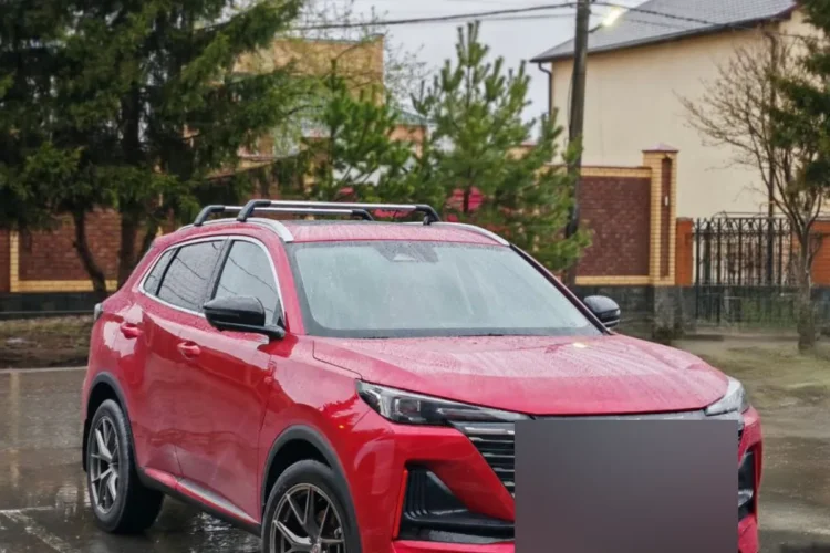 Красный Changan UNI-S на кованых дисках HRE 8,5J R19