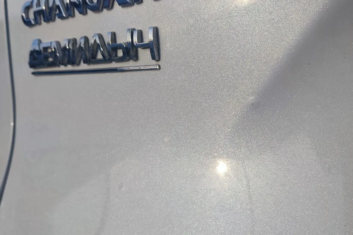 Вспучившаяся краска на крышке багажника Changan UNI-S
