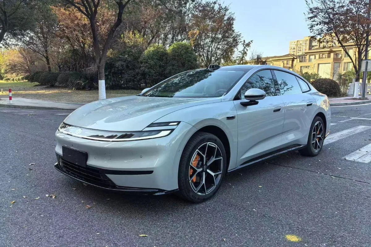 Чёрный экран камер на Changan UNI-V