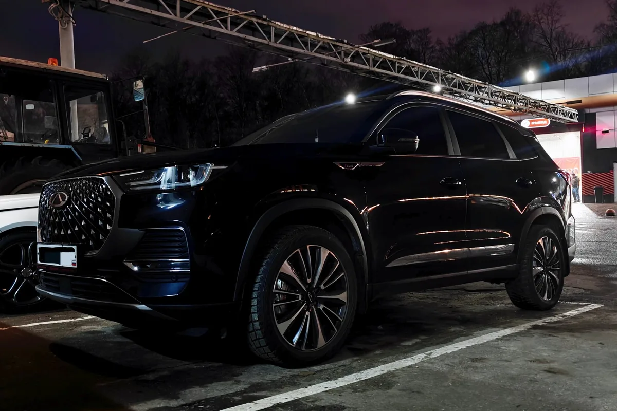 Четыре выхлопные насадки Changan UNI-V