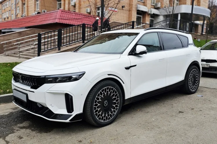 Voyah Free на дисках Brixton LX08