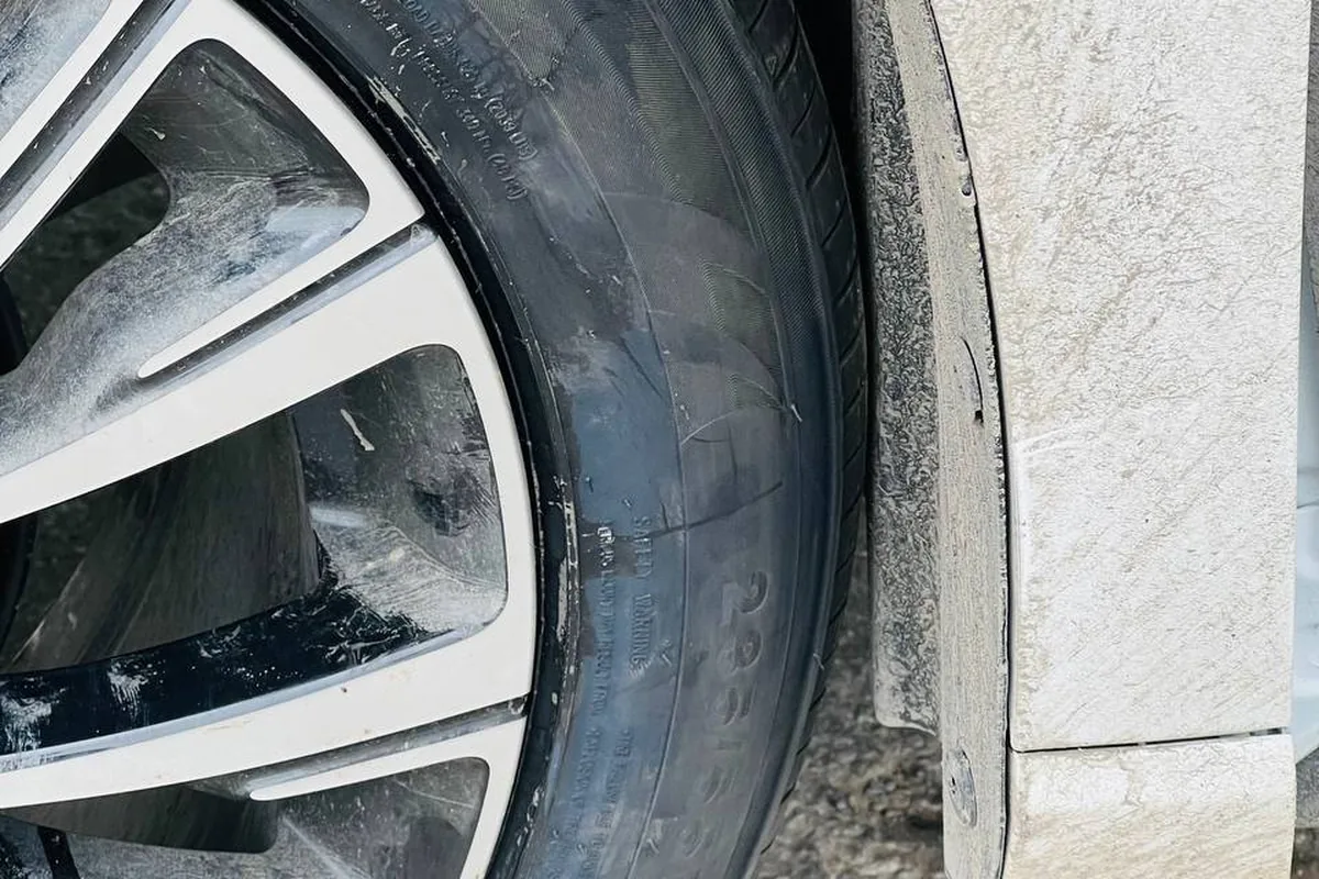 Шина Triangle 235/55 R20 в арке Exeed VX