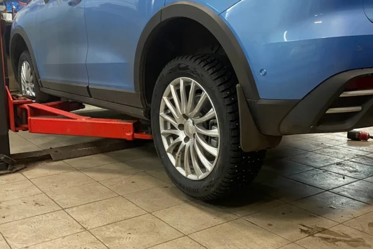 Haval Jolion на шипованных шинах 225/55 R18