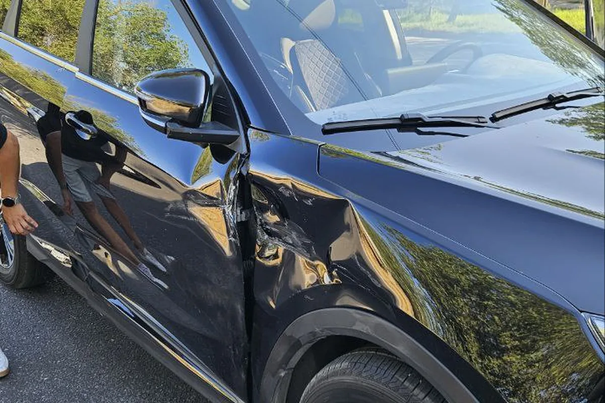 Jetour X70 Plus в профиль, видно колесо в арке