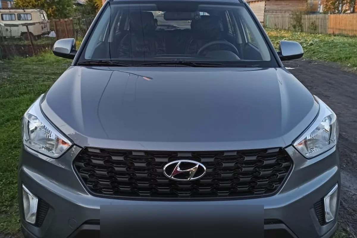 Hyundai Creta с дефлектором капота, вид спереди