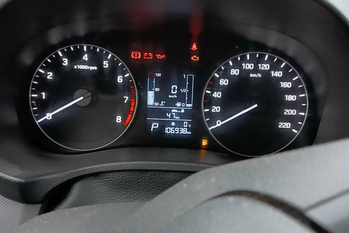 Указатель топлива на приборке Hyundai Creta после заправки 10 литров