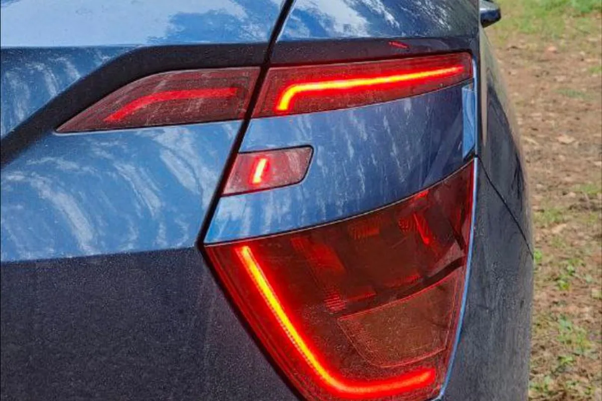 Задние фонари Hyundai Creta 2 с горящими габаритами