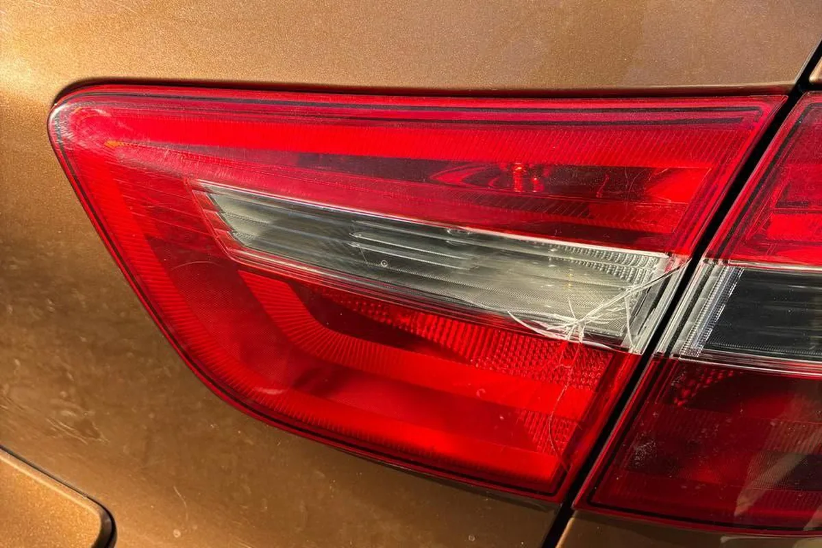 Треснувший задний фонарь Hyundai Creta