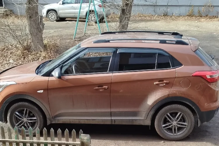 Hyundai Creta на нештатных литых дисках, вид сбоку