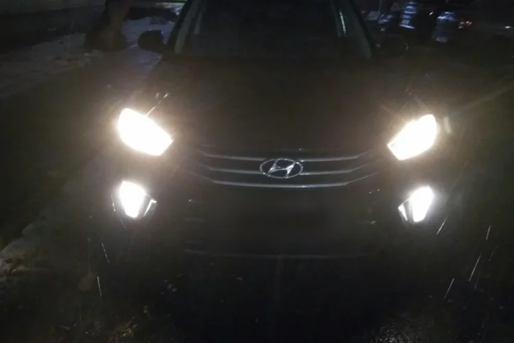 Hyundai Creta ночью с противотуманками вместо ходовых огней