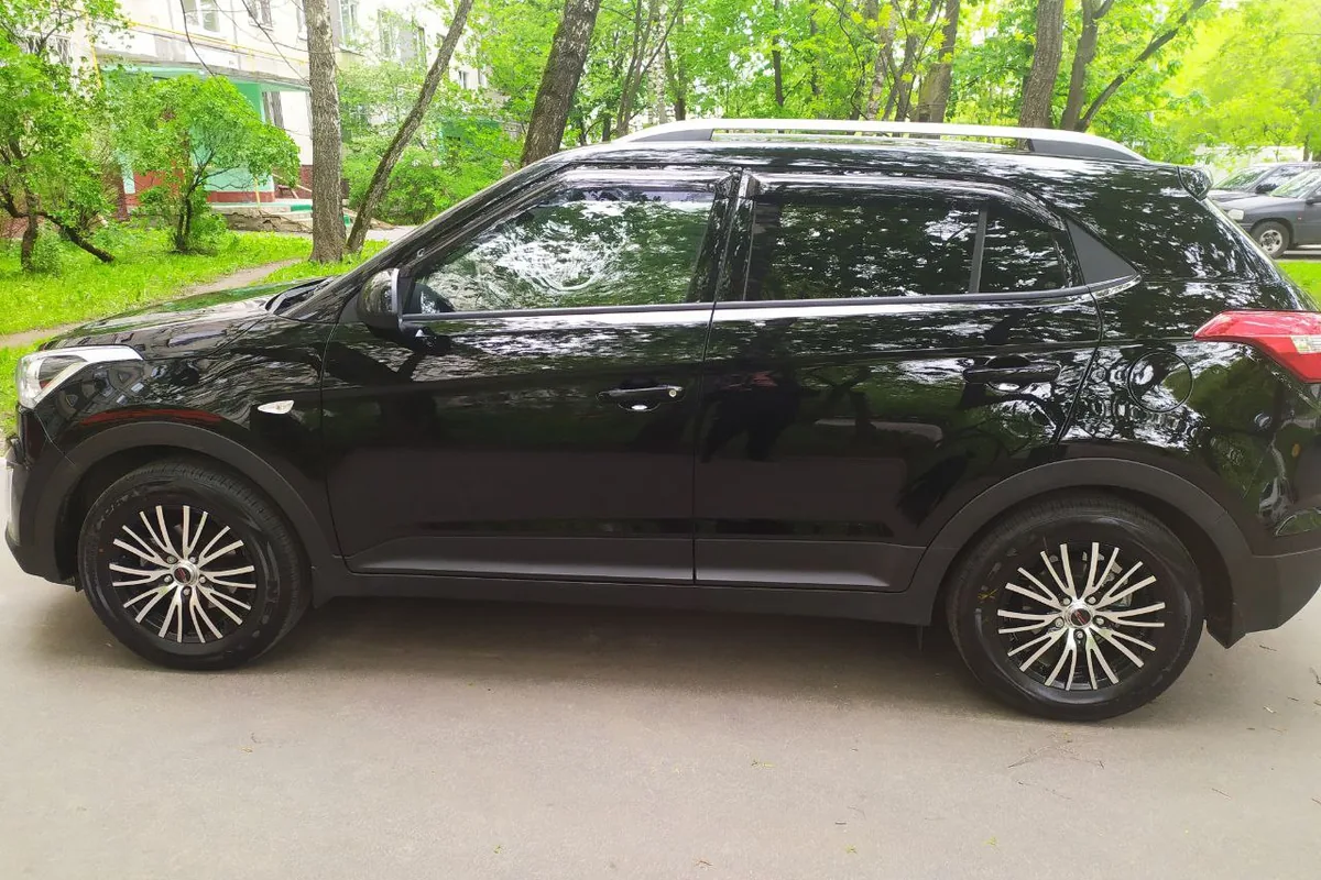 Hyundai Creta на 17-дюймовых дисках в профиль