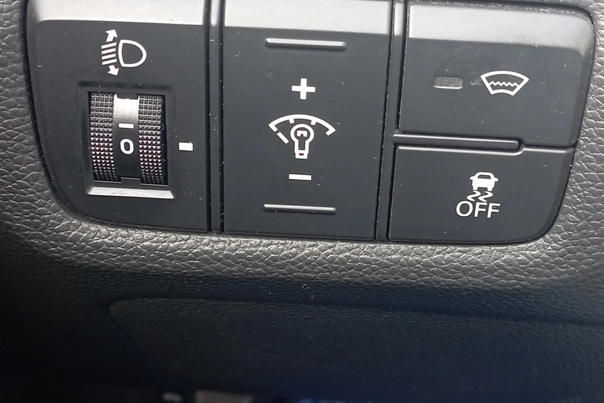 Блок кнопок слева от руля Hyundai Creta