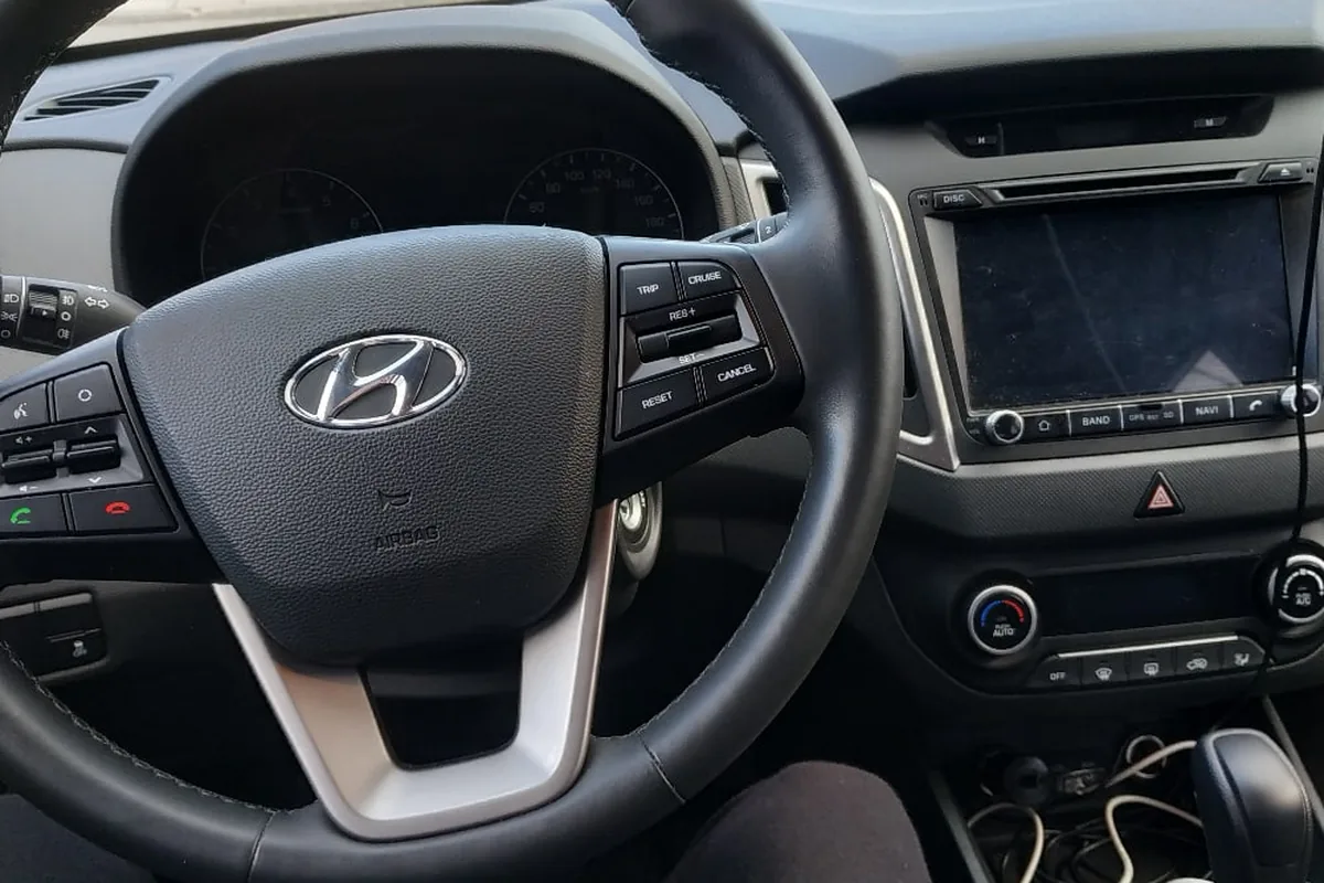 Кнопки круиз-контроля на руле Hyundai Creta первого поколения