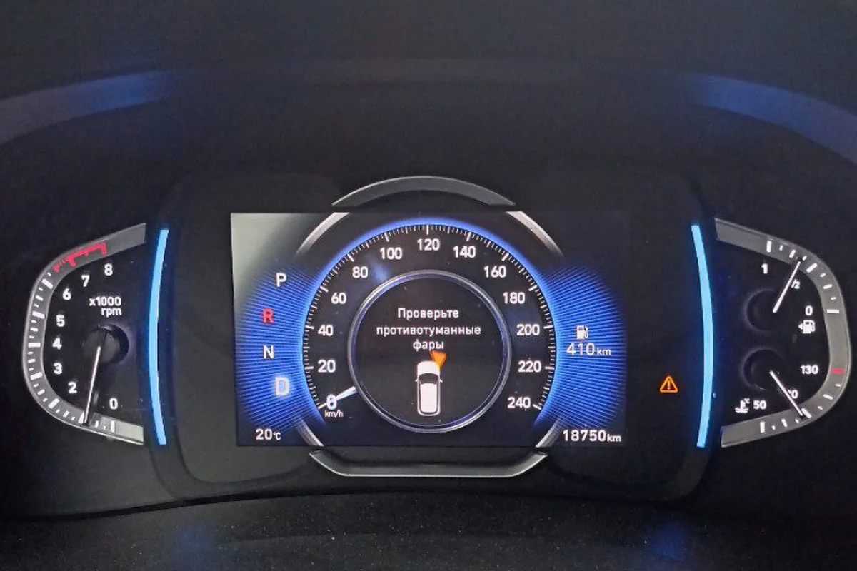 Предупреждение о противотуманных фарах на приборке Hyundai Creta 2