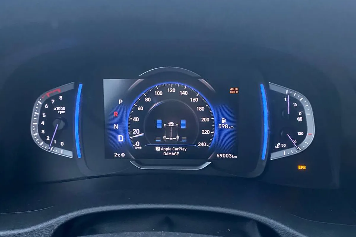 Приборная панель Hyundai Creta 2 с лампой EPB после сбоя