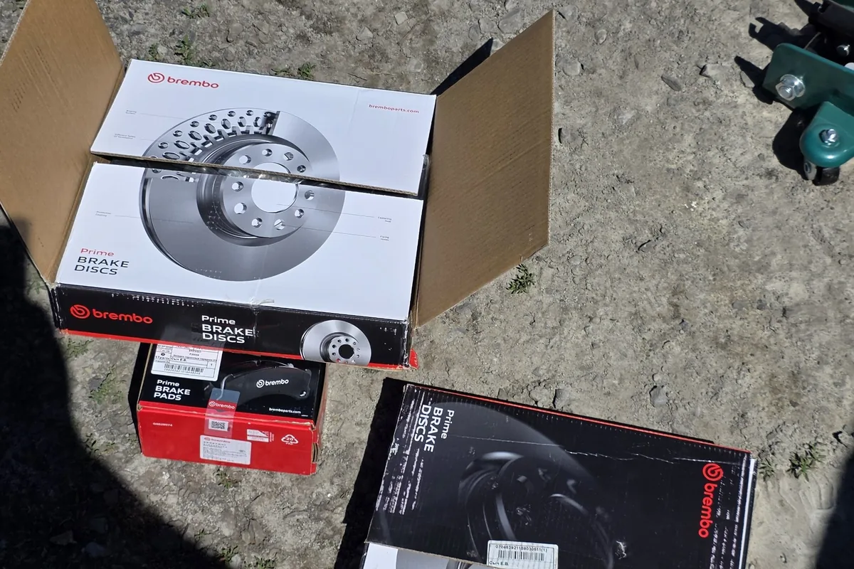 Тормозные диски Brembo в коробках для Hyundai Creta