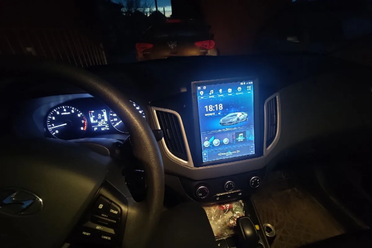 Вертикальная Android-магнитола в салоне Hyundai Creta