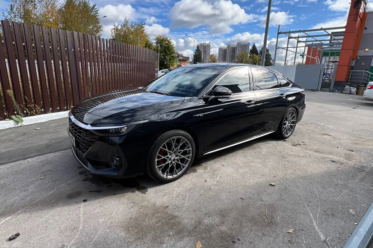 Arrizo 8 на дисках R19 8,5J ET38
