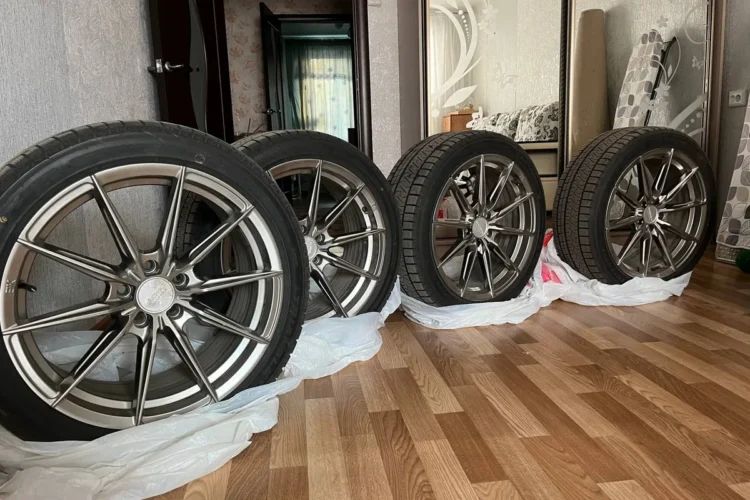 Зимний комплект 225/45 R18 на дисках 8J ET38