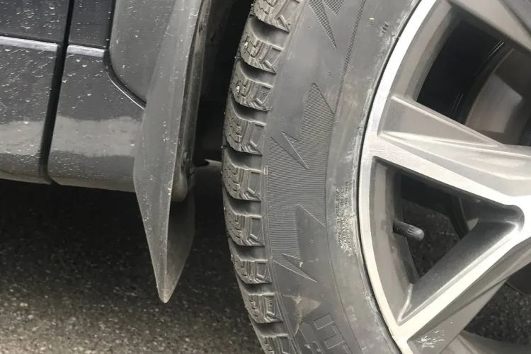 Колесо 225/55 R19 с брызговиком на Exeed LX