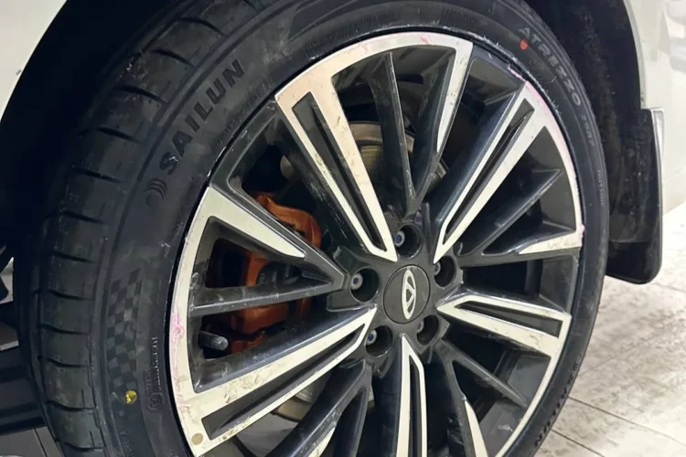Колесо с шиной Sailun 225/45 R18