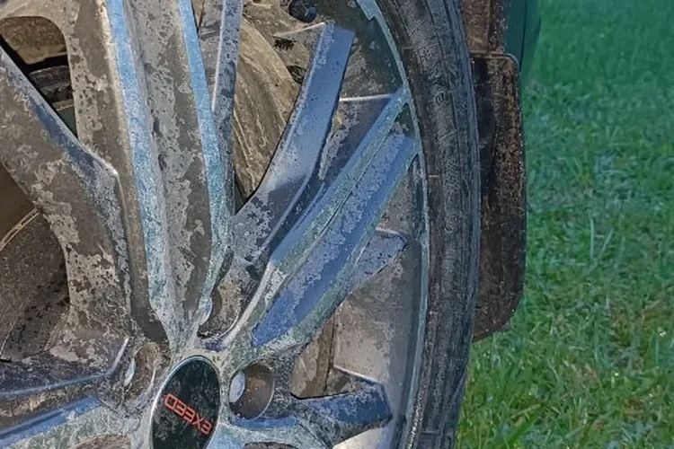 Колесо Exeed LX на липучке 235/50 R19 с брызговиком
