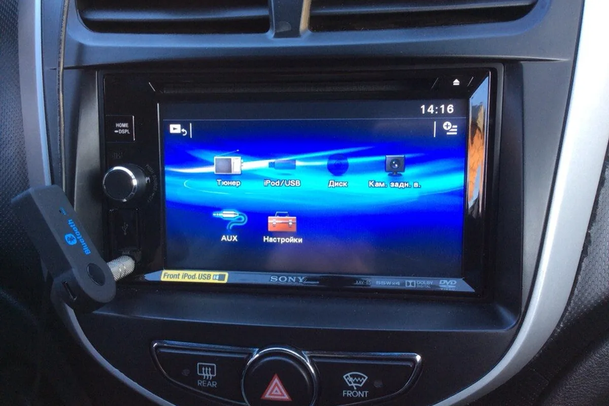 Магнитола Sony 2DIN в Hyundai Solaris 1