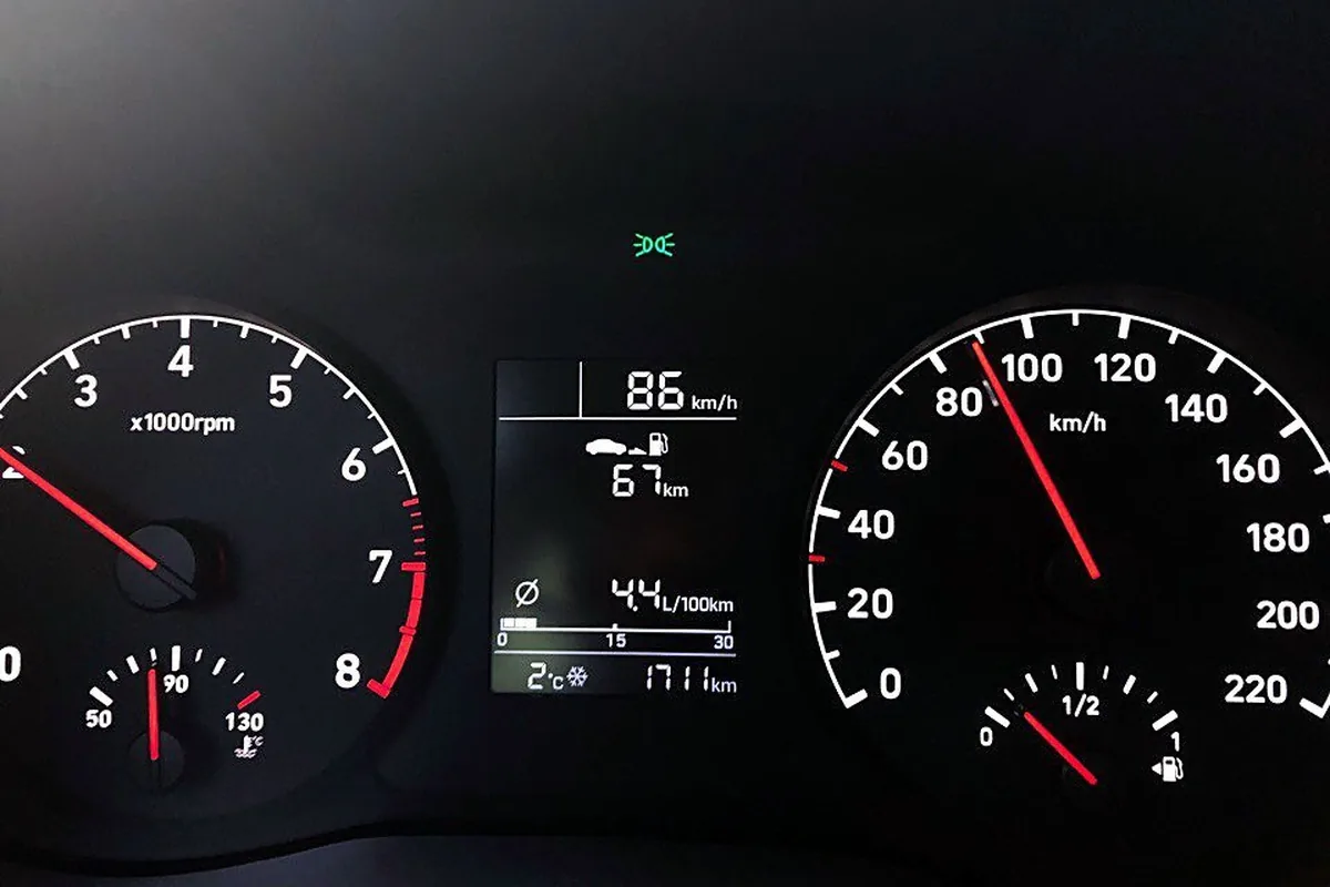 Приборка Hyundai Solaris 2 1.4 МКПП с расходом 4,4 литра