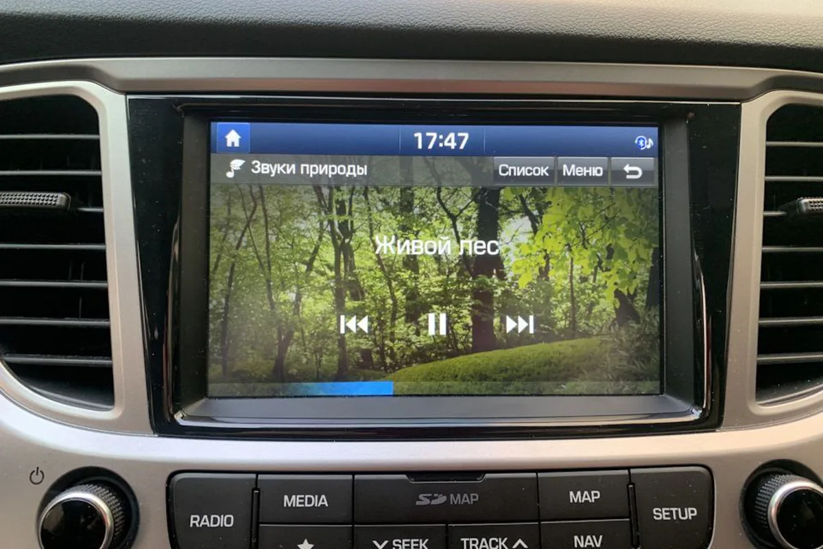 Штатная мультимедиа Hyundai Solaris 2 после сгоревшего предохранителя